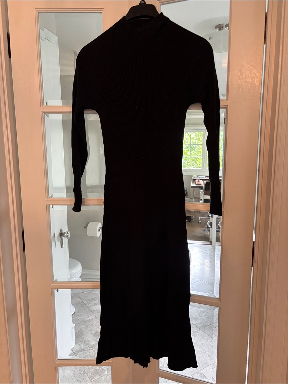 Elegant Boden Black Long-Sleeve Knit Midi Dress